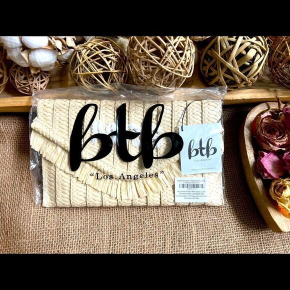 New in bag beyond the beach BTB MRS straw clutch purse for the new bride - Picture 6 of 7